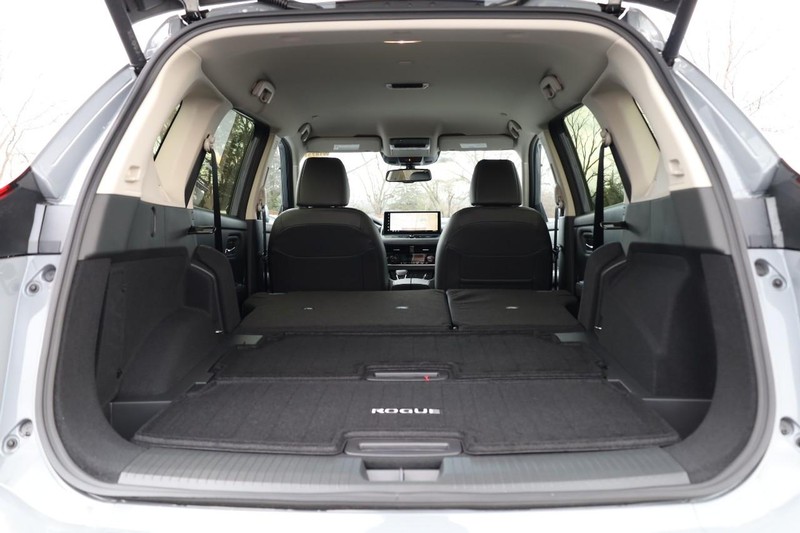 Nissan Rogue Vehicle Image 11