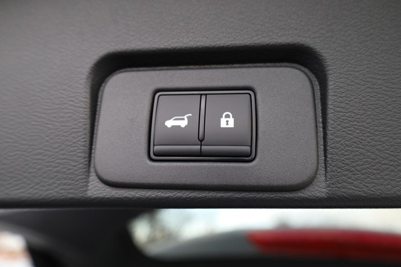 Nissan Rogue Vehicle Image 12