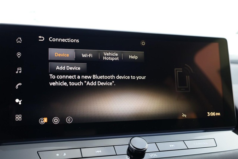 Nissan Rogue Vehicle Image 18