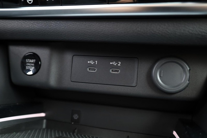 Nissan Rogue Vehicle Image 20