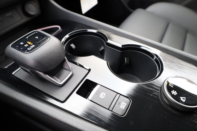 Nissan Rogue Vehicle Image 21