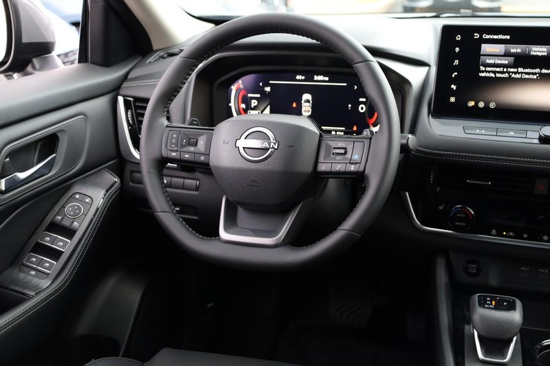 Nissan Rogue Vehicle Image 30