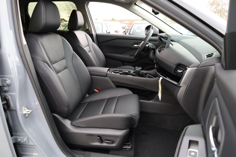 Nissan Rogue Vehicle Image 31