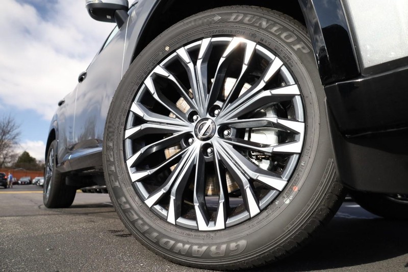 Nissan Rogue Vehicle Image 05