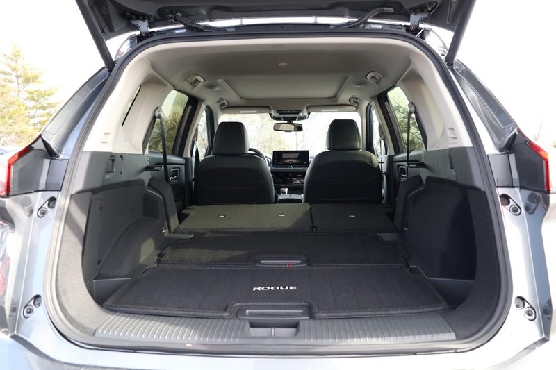 Nissan Rogue Vehicle Image 11