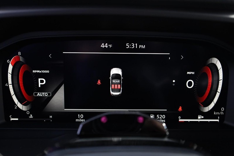 Nissan Rogue Vehicle Image 15