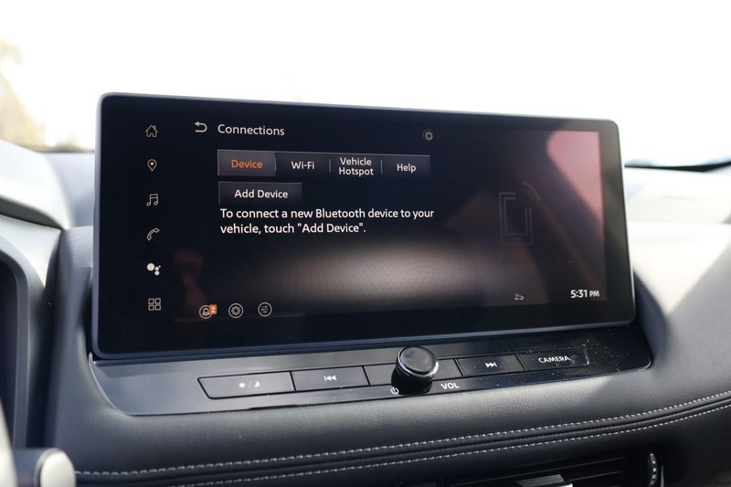 Nissan Rogue Vehicle Image 16