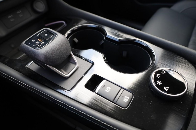 Nissan Rogue Vehicle Image 21