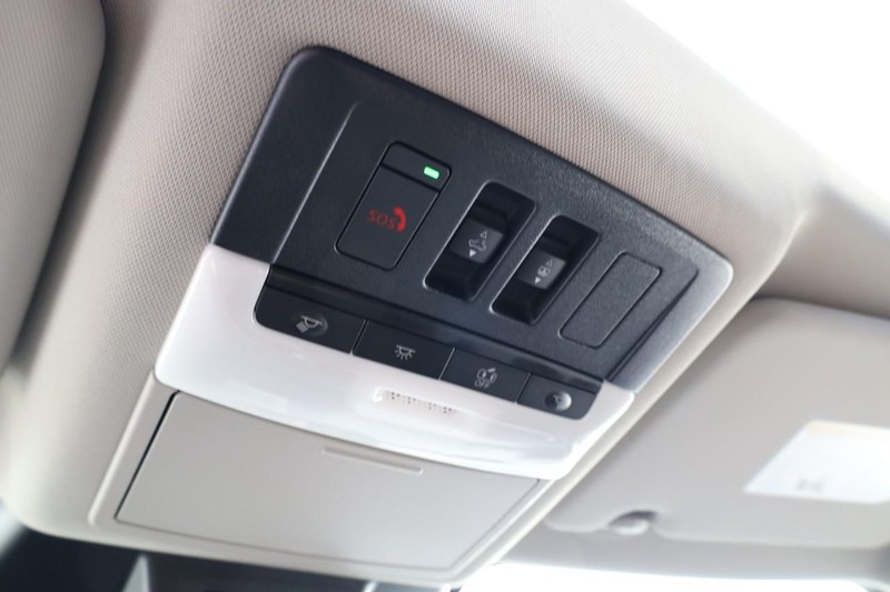 Nissan Rogue Vehicle Image 22