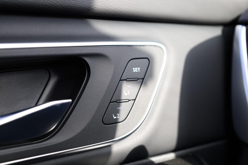 Nissan Rogue Vehicle Image 26