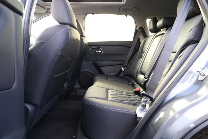 Nissan Rogue Vehicle Image 29