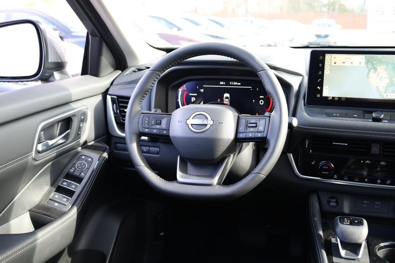 Nissan Rogue Vehicle Image 33