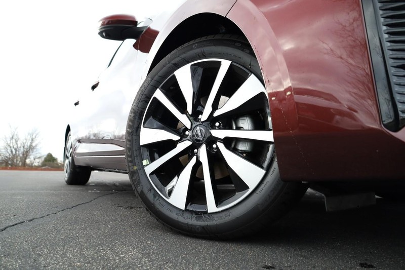 Nissan Sentra Vehicle Image 05