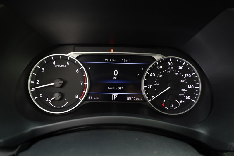 Nissan Sentra Vehicle Image 12