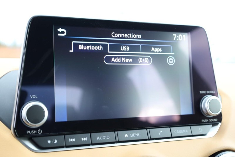 Nissan Sentra Vehicle Image 13