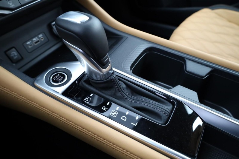 Nissan Sentra Vehicle Image 17