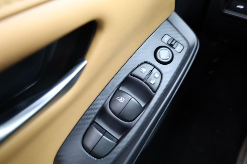 Nissan Sentra Vehicle Image 20