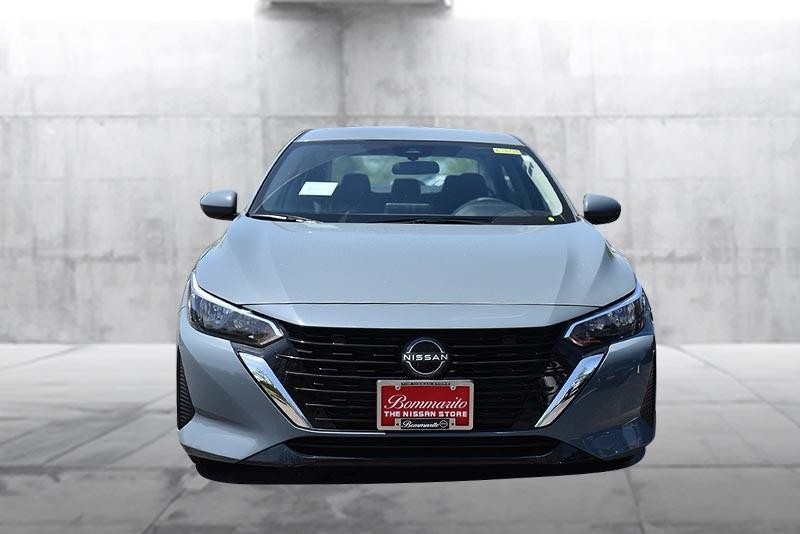 Nissan Sentra Vehicle Image 04