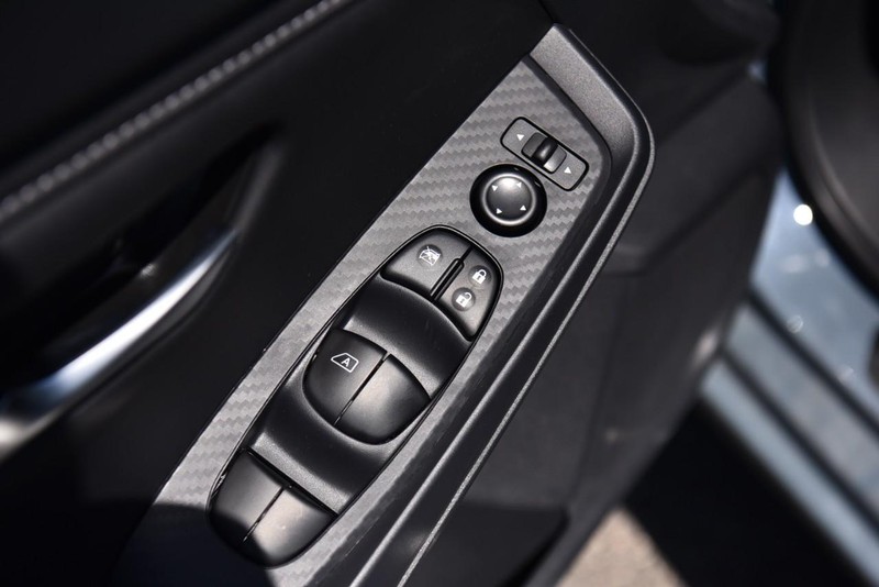 Nissan Sentra Vehicle Image 09