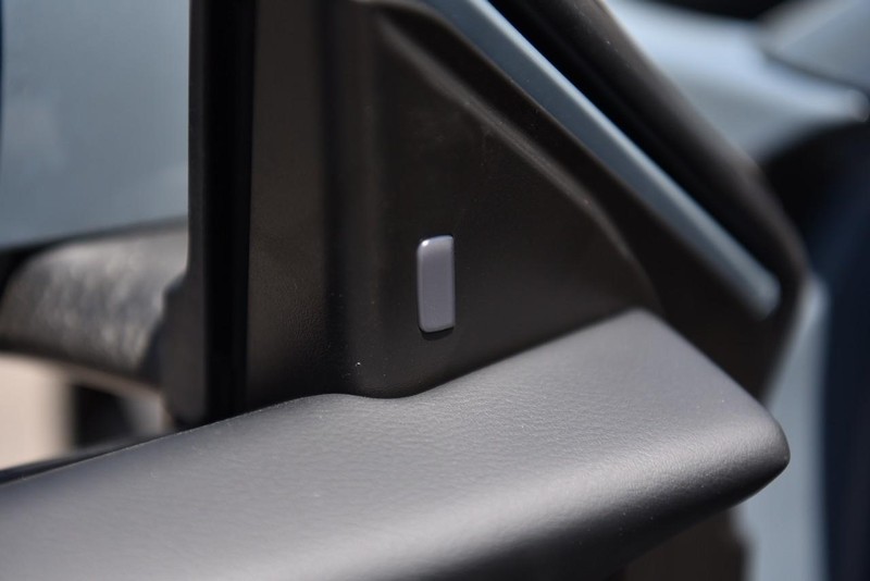 Nissan Sentra Vehicle Image 10