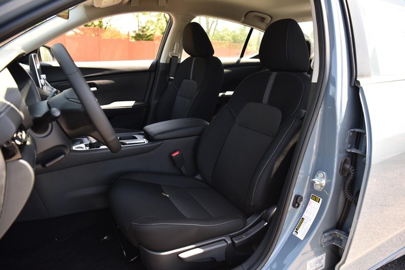 Nissan Sentra Vehicle Image 19