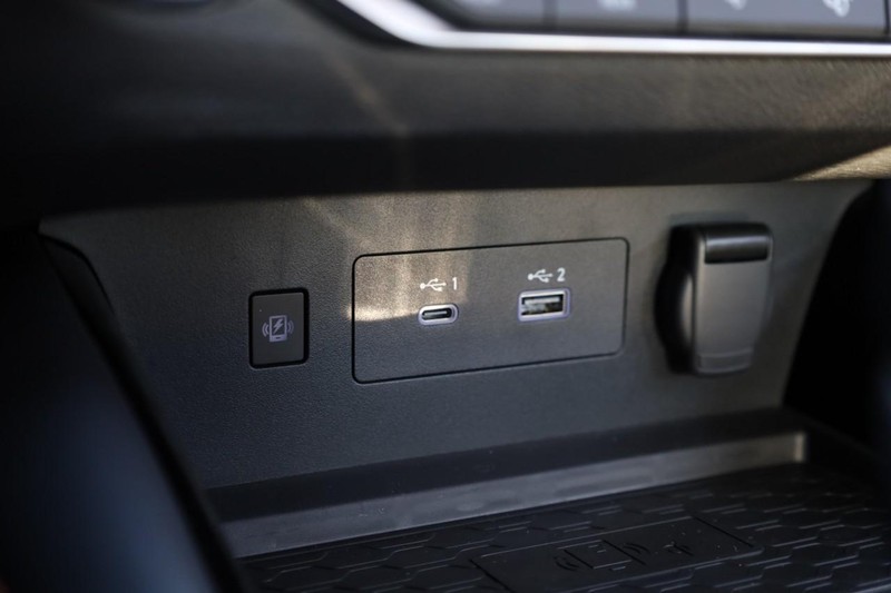 Nissan Altima Vehicle Image 17