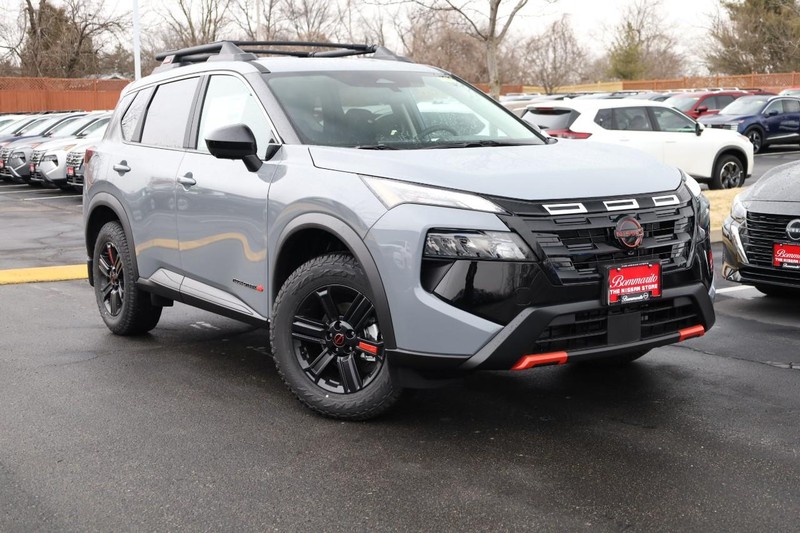 Nissan Rogue Vehicle Image 02