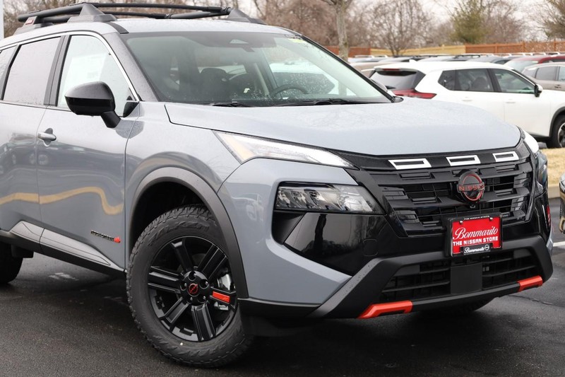 Nissan Rogue Vehicle Image 03