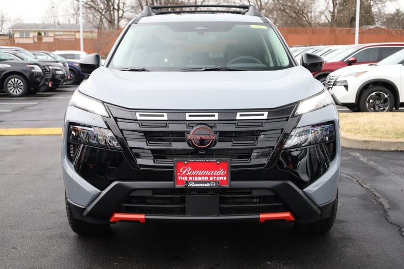 Nissan Rogue Vehicle Image 05