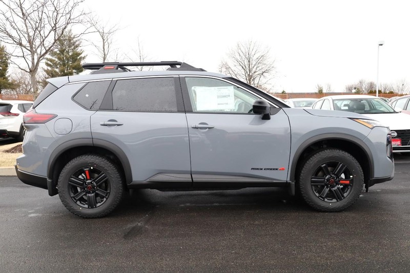 Nissan Rogue Vehicle Image 06