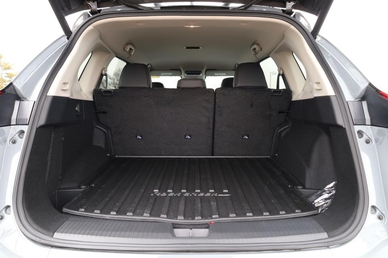 Nissan Rogue Vehicle Image 08
