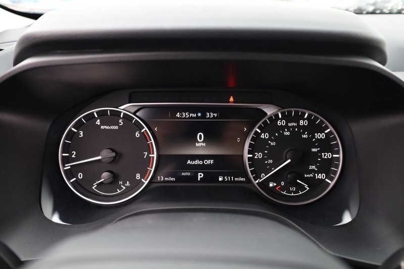 Nissan Rogue Vehicle Image 12