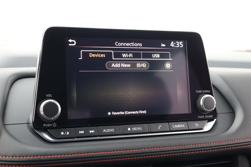 Nissan Rogue Vehicle Image 13