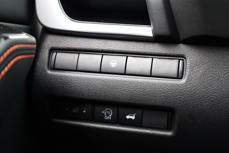 Nissan Rogue Vehicle Image 19