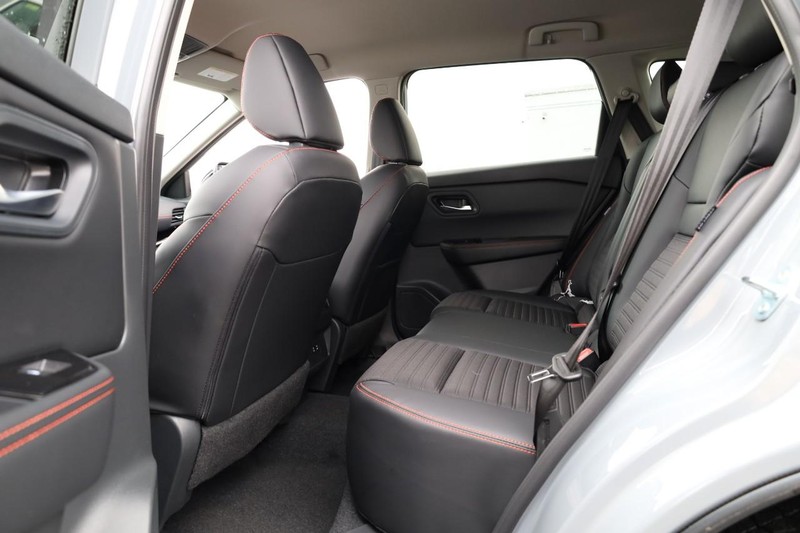 Nissan Rogue Vehicle Image 22