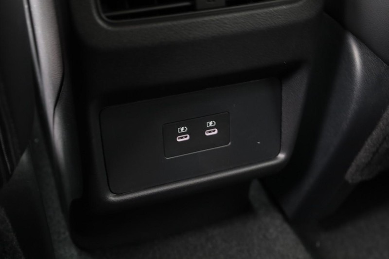 Nissan Rogue Vehicle Image 23