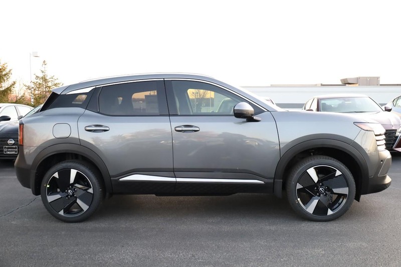 Nissan Kicks Vehicle Image 06
