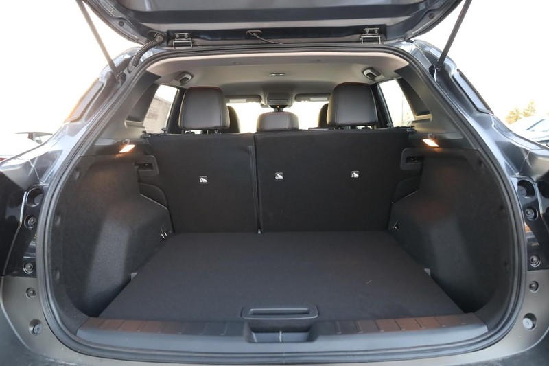 Nissan Kicks Vehicle Image 08