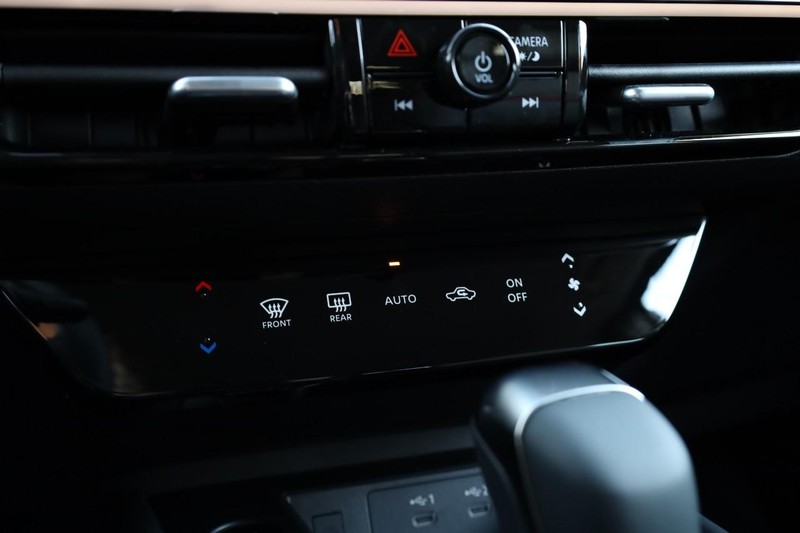 Nissan Kicks Vehicle Image 16