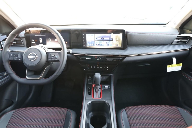 Nissan Kicks Vehicle Image 25