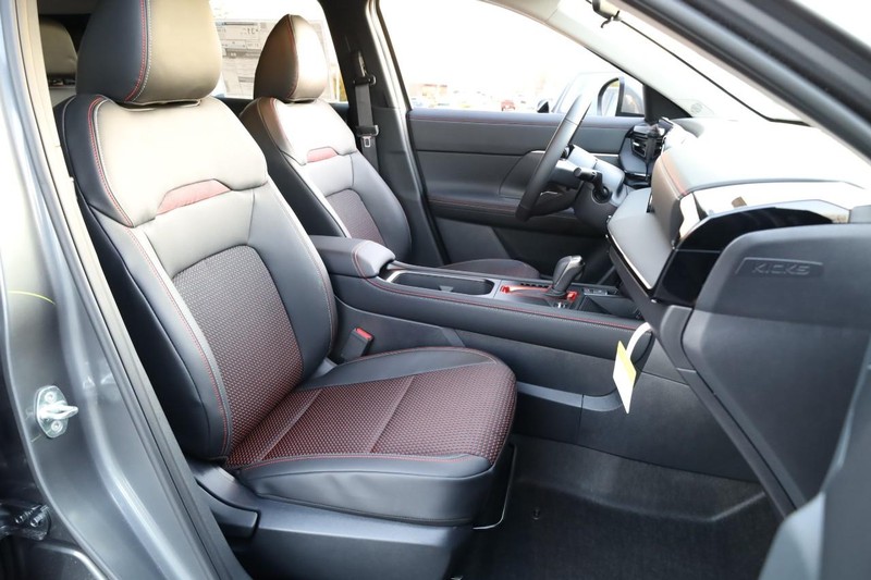 Nissan Kicks Vehicle Image 27