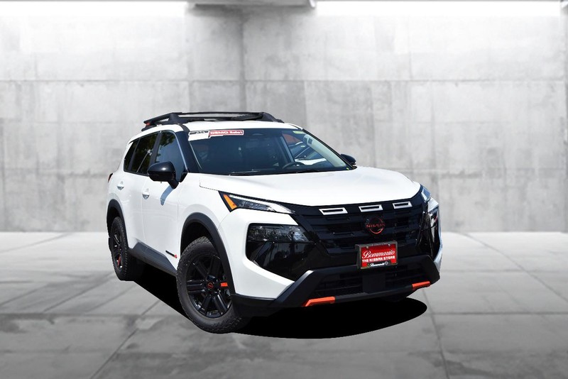 Nissan Rogue Vehicle Image 02