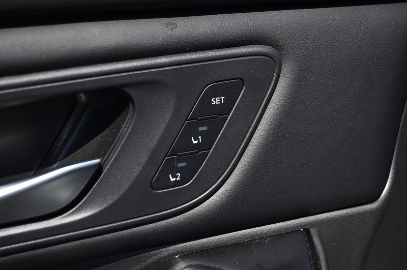 Nissan Rogue Vehicle Image 10