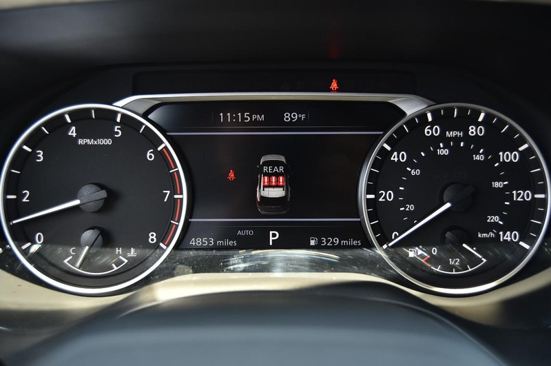 Nissan Rogue Vehicle Image 13