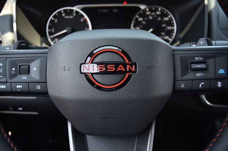 Nissan Rogue Vehicle Image 21