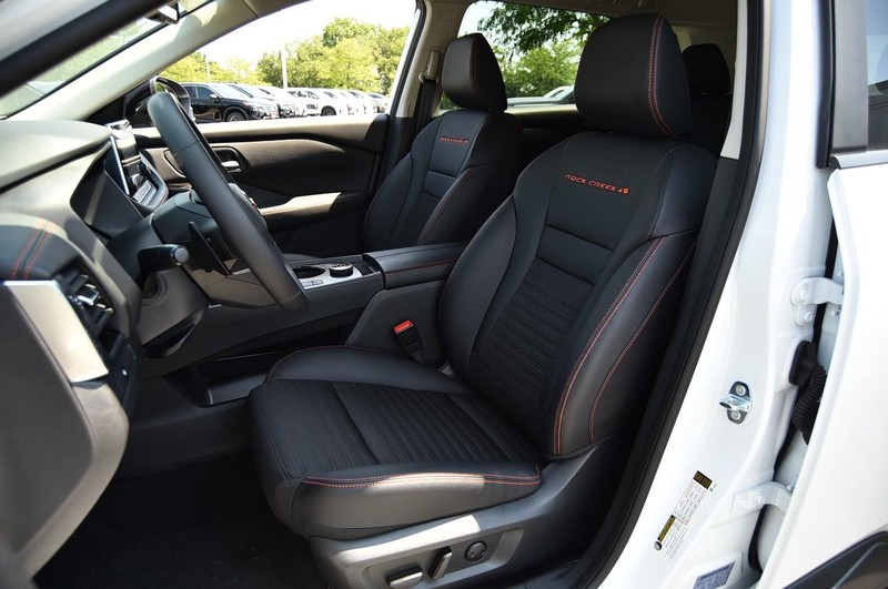 Nissan Rogue Vehicle Image 22