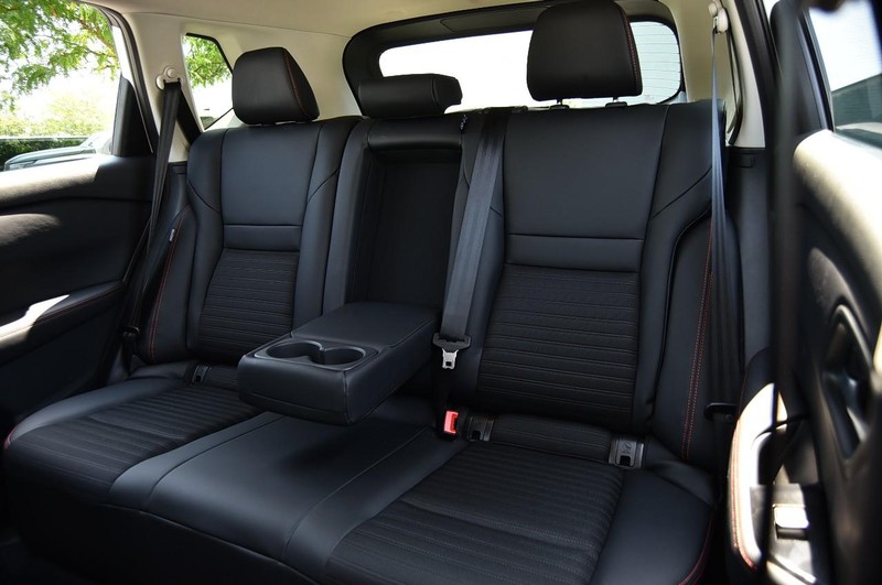 Nissan Rogue Vehicle Image 24