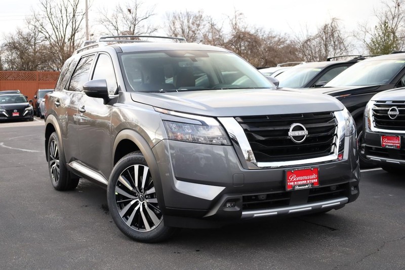 Nissan Pathfinder Vehicle Image 03