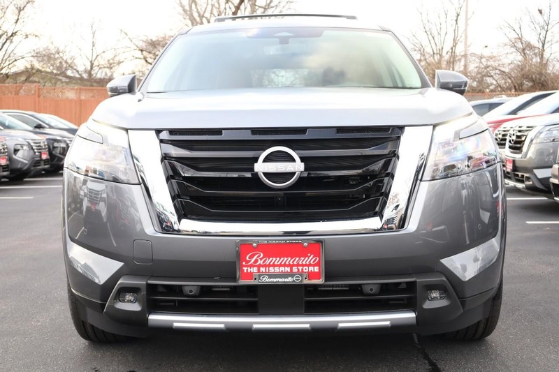 Nissan Pathfinder Vehicle Image 06