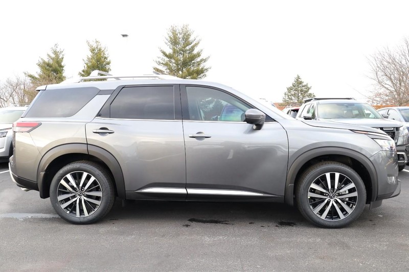 Nissan Pathfinder Vehicle Image 07